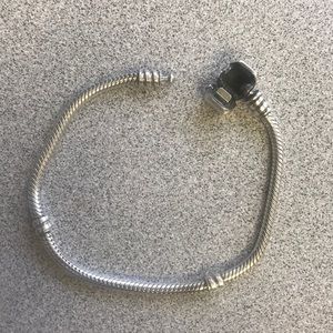 PANDORA BRACELET (SILVER)